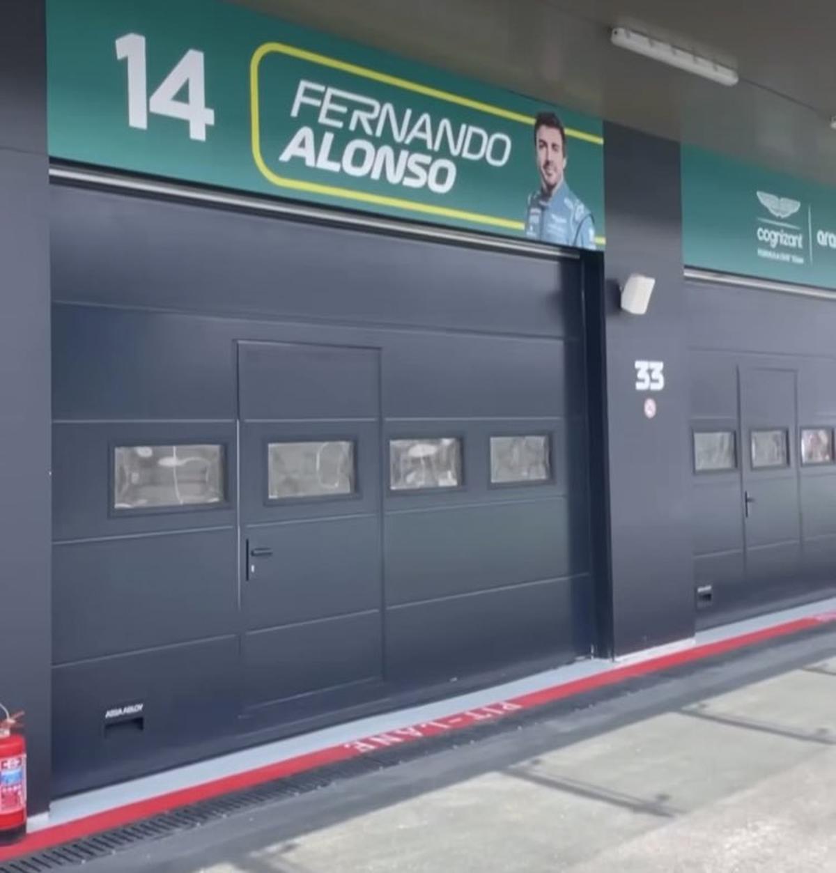 Fernando Alonso tiene el box número 33 en el circuito de Yeda