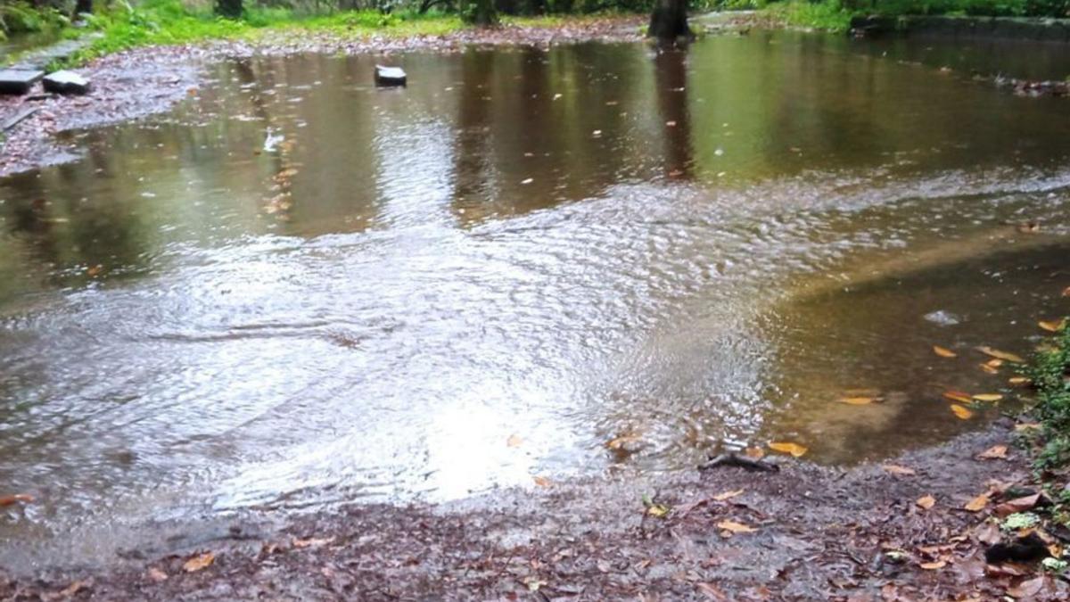 Desbordamiento del río Orxas.   | // FARO