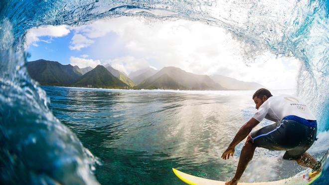 Surf en Tahití.