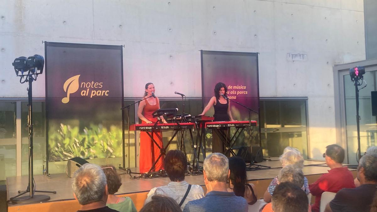 Arana finds her electronic and Rodorian garden.