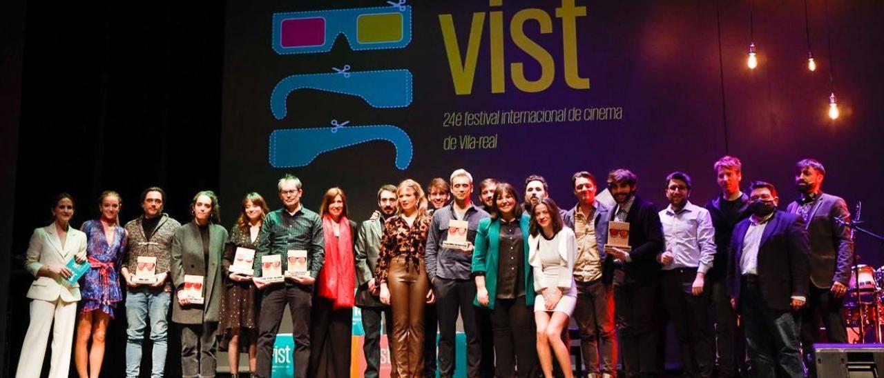 Imatge de la gala de cloenda del Festival Internacional de Cine de Vila-real VIST de 2022 amb els guardonats.