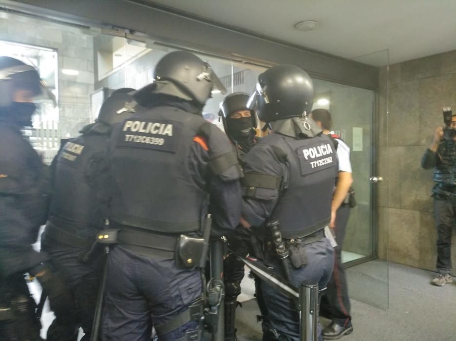 Tensió als jutjats de Girona quan més de 100 persones s'han volgut «autoinculpar»