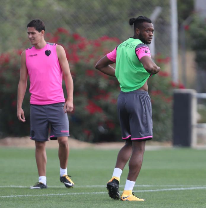 Primer entrenamiento de Lucik con el Levante