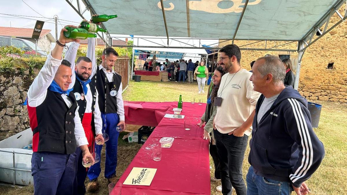 EN IMÁGENES: FIESTA DE LA SIDRA EN VALDESOTO