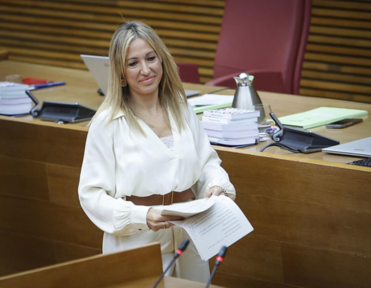 La diputada del PPCV, Verónica Marco, interviene en las Corts