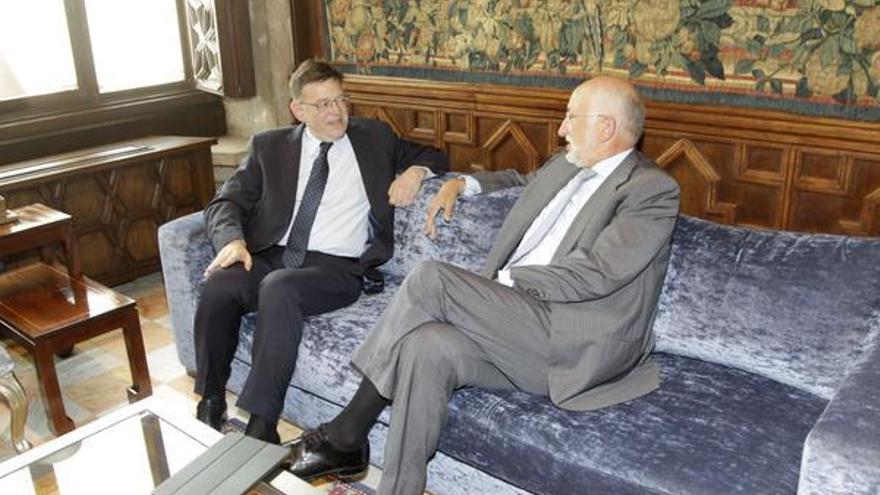 Ximo Puig y Juan Roig, durante su encuentro.