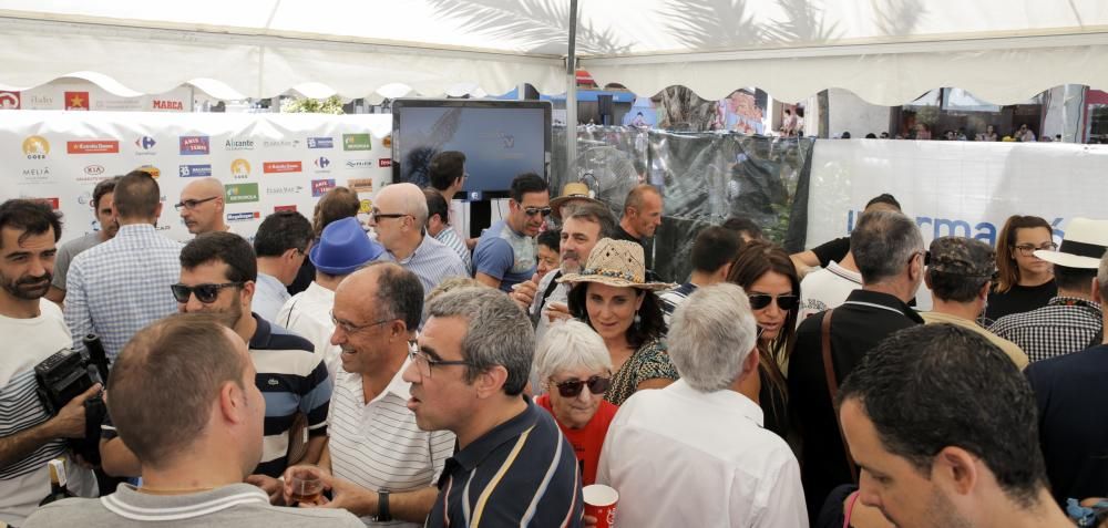 Vista general del racó de INFORMACIÓN desde donde cada día en Hogueras se disfruta de la mascletà en un ambiente distendido.