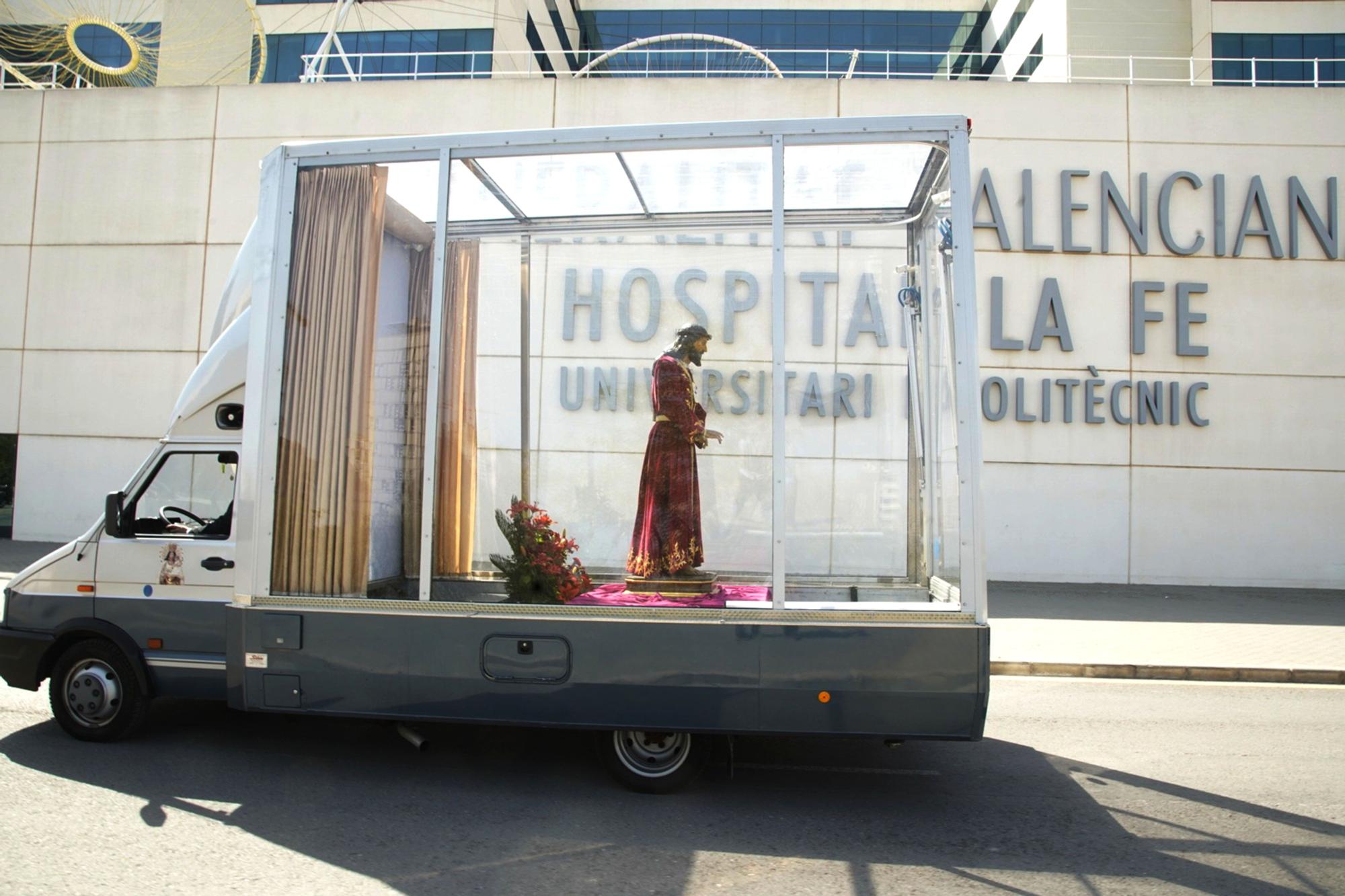 El Cristo de Medinaceli recorre València con el Maremovil