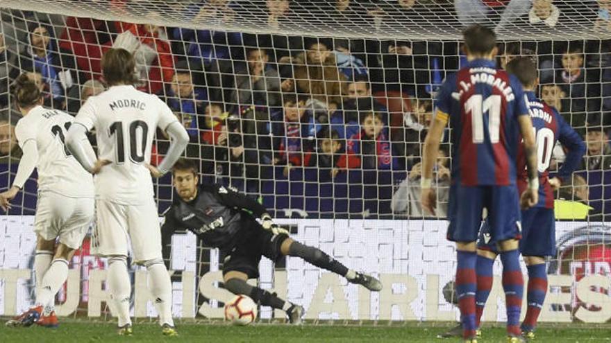 Paulo Futre deja en ridículo a Casemiro por el penalti ante el Levante UD