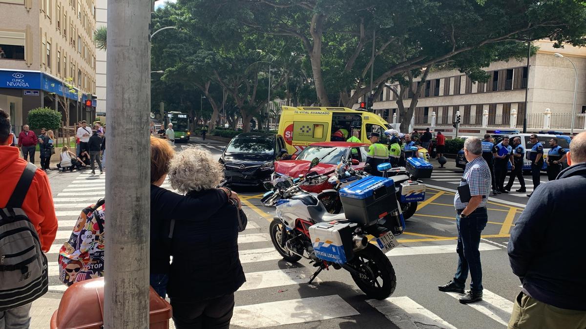 Así fue la detención del conductor que huía de la Policía Local y causó un accidente en Santa Cruz
