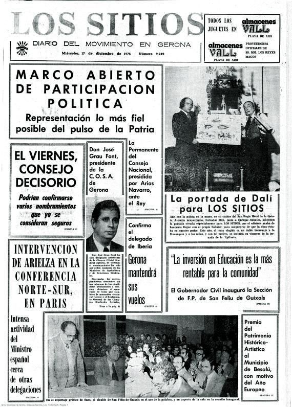Sabater i Dalí mostrant una altra obra per al diari, el 1975.