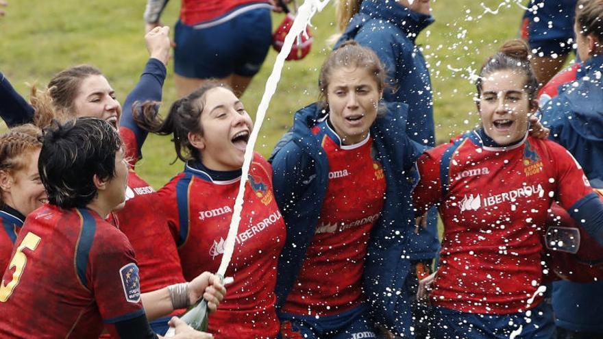 Las jugadoras españolas celebran la clasificación.