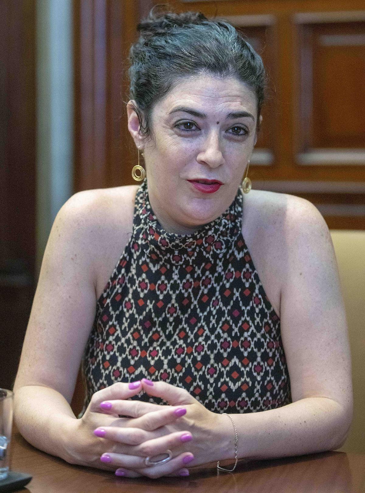 Isa Castro busca vacante. Isa Castro busca vacante.
