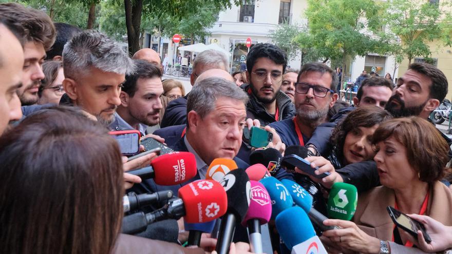 Page acatará lo que decida la militancia del PSOE pero advierte de que acatar no es comulgar