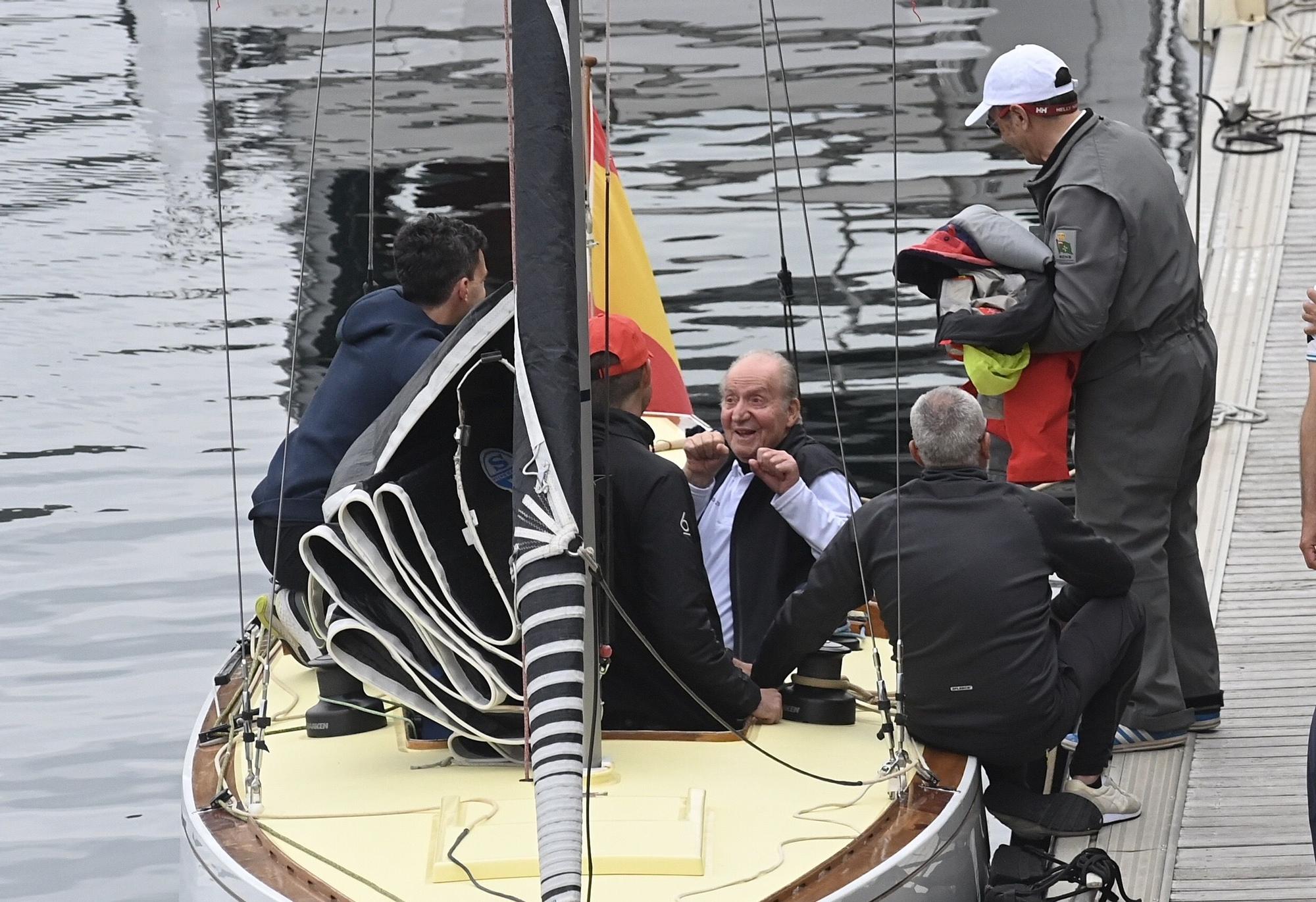 El rey emérito, Juan Carlos I, ya navega por aguas de Sanxenxo