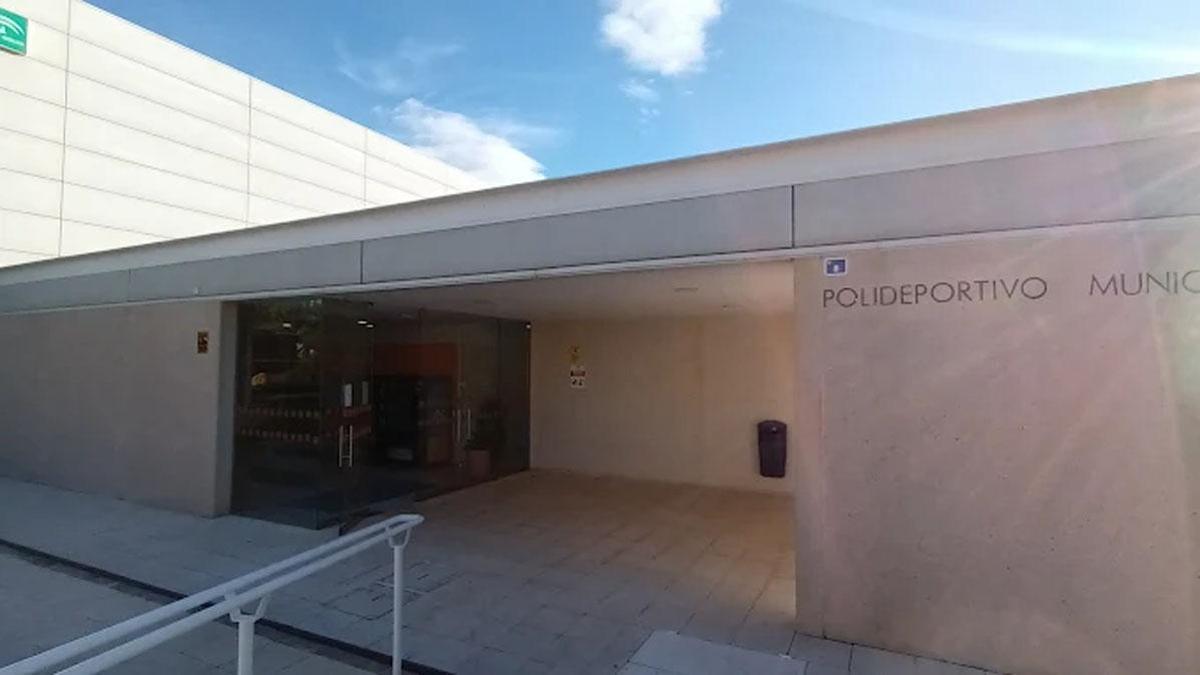La cubierta del polideportivo de La Cala será renovado.