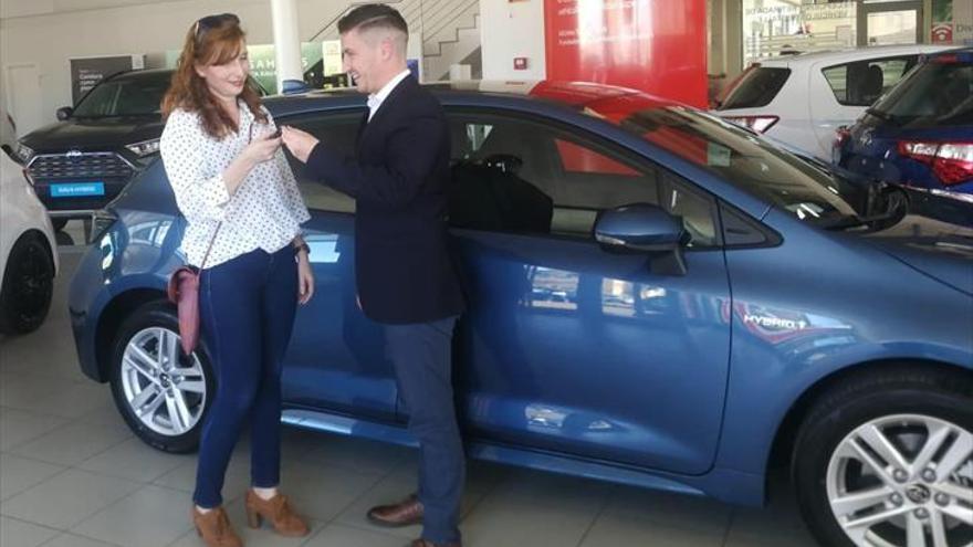 Trevauto entrega la primera unidad del nuevo Toyota Corolla