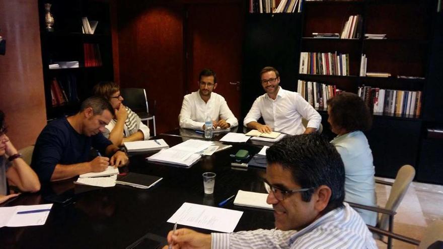 El alcalde, José Hila, asistió ayer a la primera reunión de la comisión técnica de Son Gotleu.