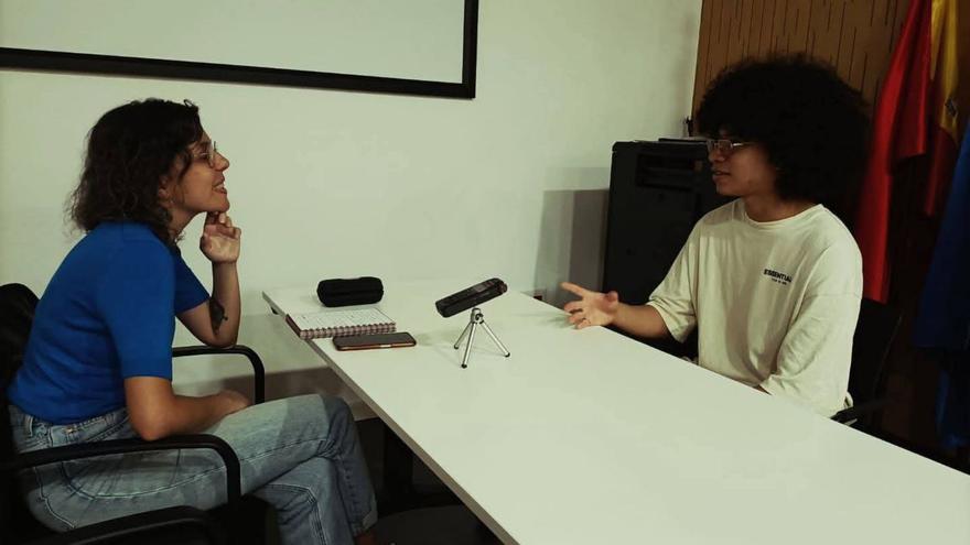 As historias migrantes, as protagonistas dun &#039;talk show&#039; en Culleredo: «Son relatos moi intensos»