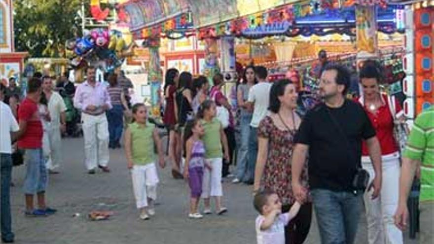 Los feriantes culpan a la crisis de que baje un 25% el uso de las atracciones