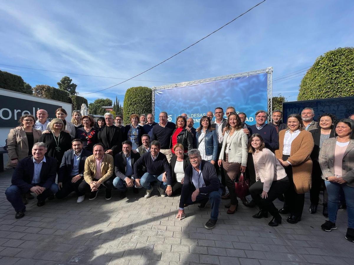 Alcaldes &quot;en defensa de la Igualdad&quot; en Alicante.