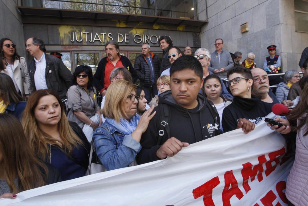 Concentració de suport al noi encausat pel tall a les vies del tren