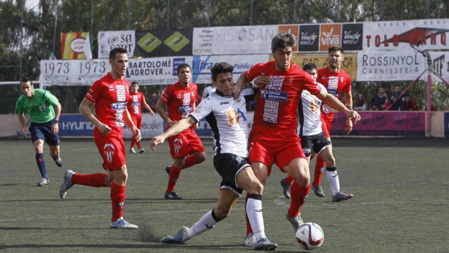 El Alcoyano gana al Llosetense y asalta la zona de promoción