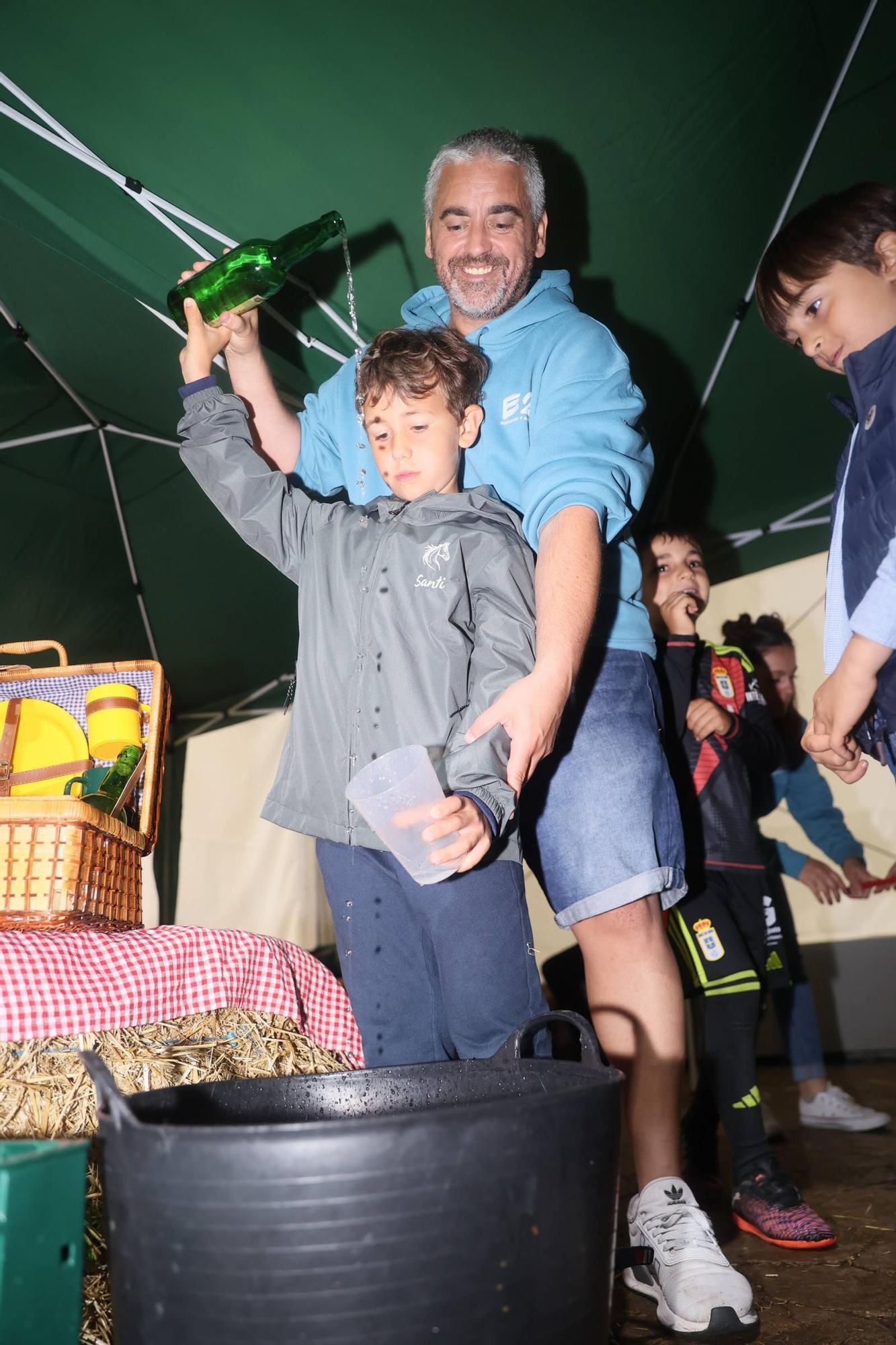 EN IMÁGENES | Último día de la feria de La Ascensión que convivió con el partido por el ascenso
