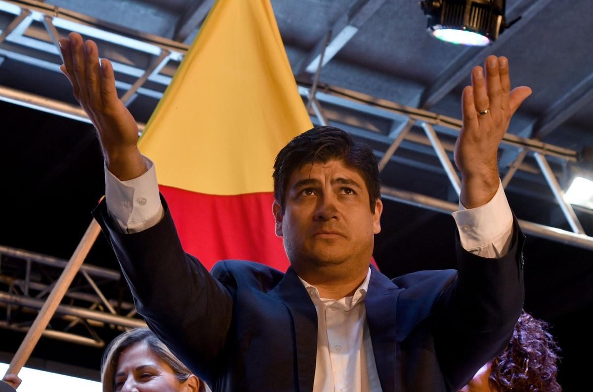 Presidential candidate of Costa Rica’s governing Citizen Action Party (PAC), Carlos Alvarado, celebrates victory  in San Jose on April 01, 2018.