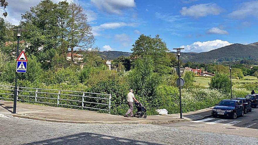 La finca de As Ánimas que el Concello prevé alquilar como aparcamiento público. |