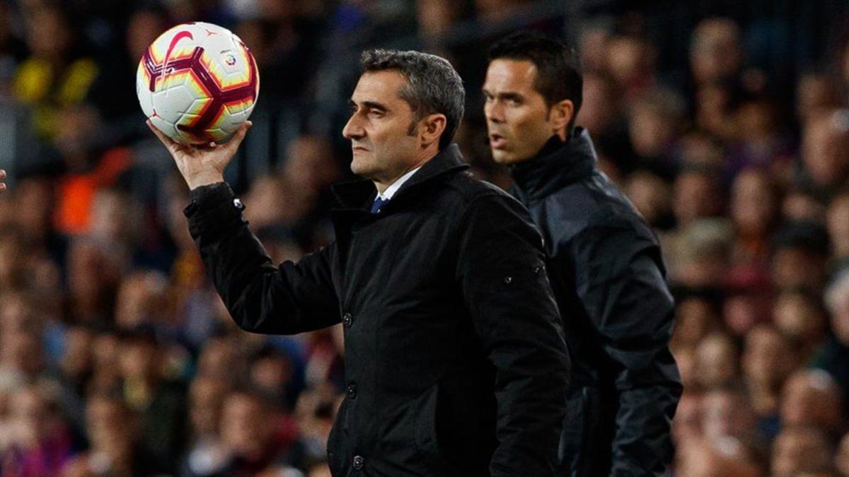 Ernesto Valverde es prudente, pero la Liga no se le puede escapar al Barça