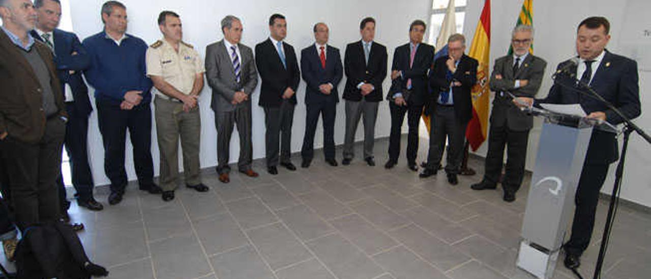 El alcalde de Gáldar, Teodoro Sosa, ayer, junto con los representantes de las instituciones que han participado en el proyecto.