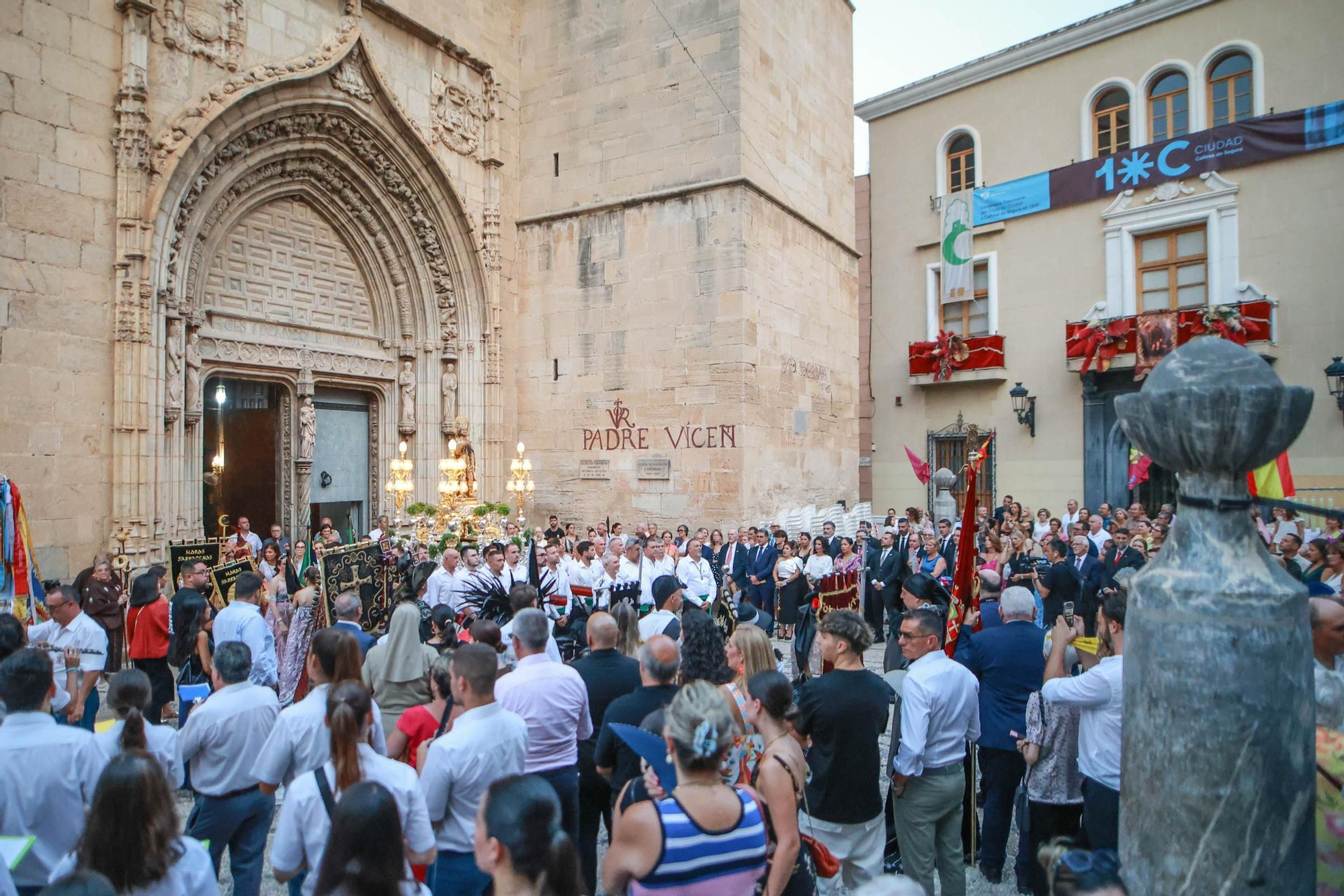 Aquí tienes las imágenes de la procesión de San Roque de Callosa de Segura, que cerraba las fiestas patronales de 2025