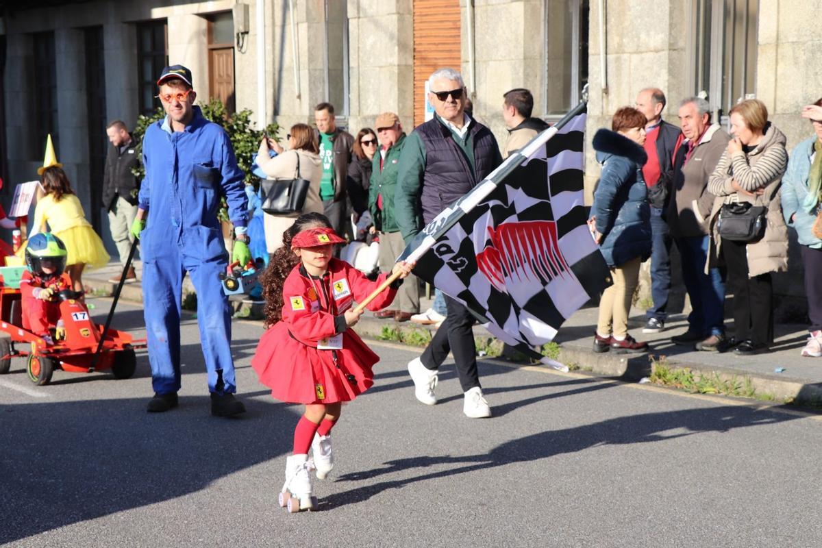 El desfile de disfraces de carnaval llevado a cabo en el Concello de Catoira.
