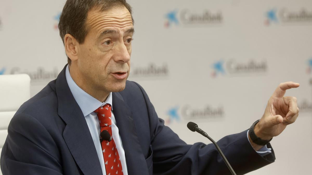 Archivo - El ceo de CaixaBank, Gonzalo Gortázar.