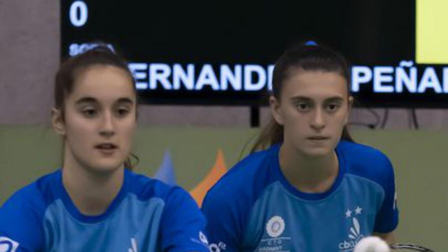 Laura Álvarez y Jana Villanueva, jugadoras del Oviedo. | CBO