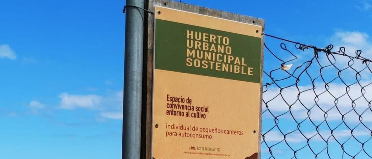 Cartel del acceso al Huerto Urbano Municipal Sostenible de Buenavista del Norte