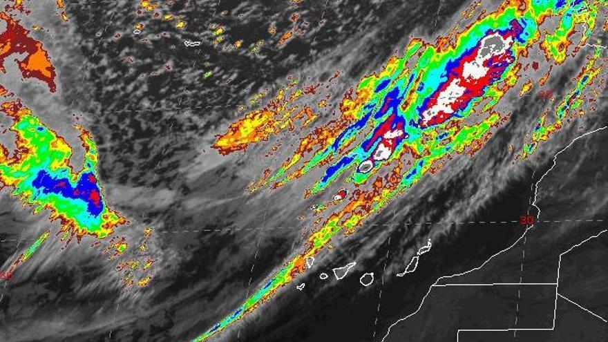Imagen del frente que llegará a partir de este mediodía a Canarias.