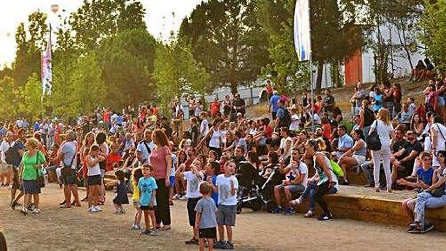 Infants participant en una de les festes del Parc Central d&#039;Igualada