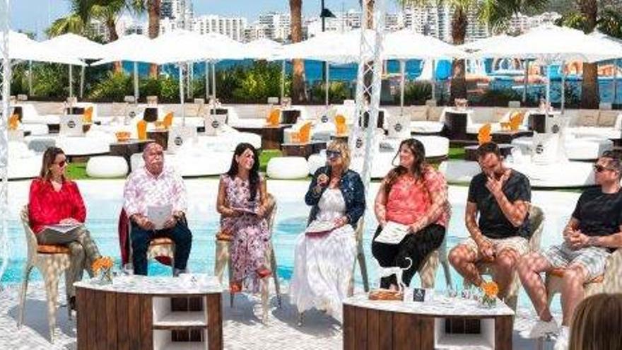 Maria Bufí, Luis Ferrer, Carmen Coll, Marta Díaz, Cristina Ribas, Carlos Ramon y un representante del Beach Club.