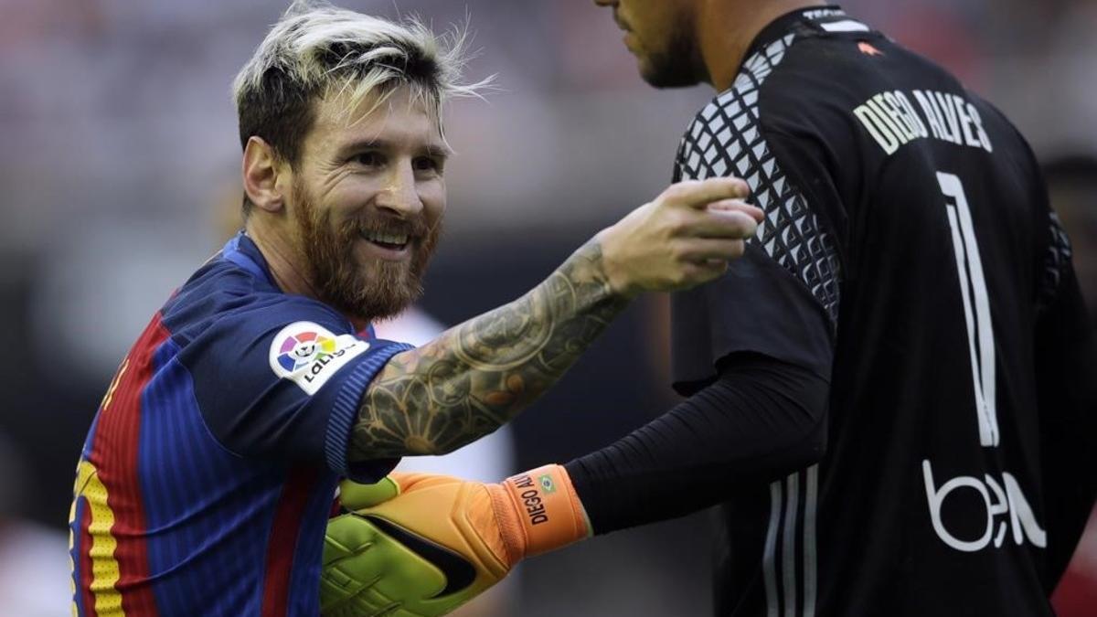 Messi celebra el tercer gol del Barça en Valencia.