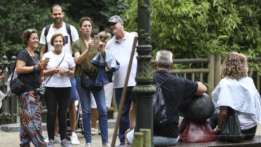 Oviedo pierde en medio año 5.000 turistas y 28.000 pernoctaciones, alerta el PP