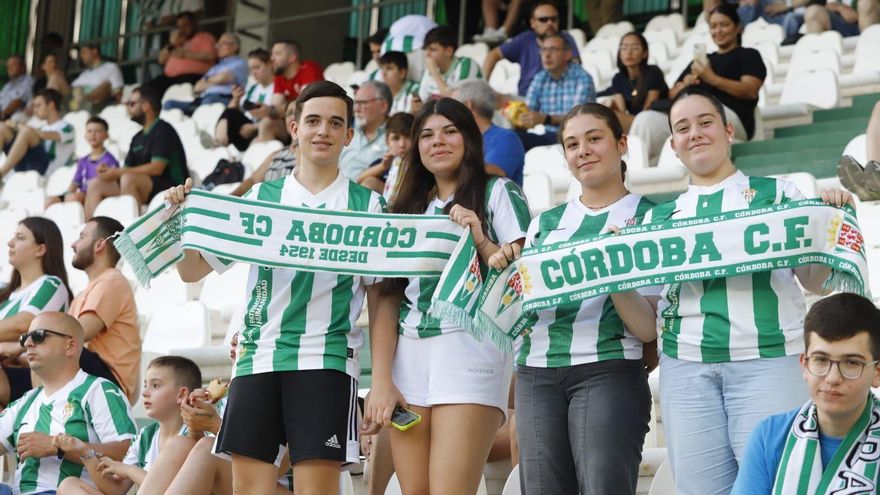 El Córdoba CF, líder en el arranque de las campañas de abonados en Segunda División