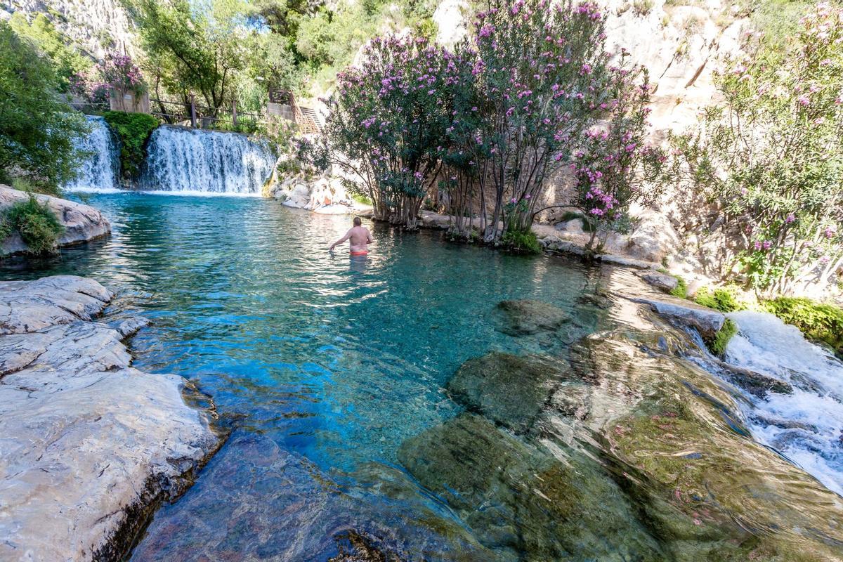 Callosa den sarria - fuentes del algar - agua rio turismo de interior piscina natural. LEMV . PUBLICIDAD . SUPLEMENTO ESPECIAL LEVANTE-EMV . " COMUNITAT VALENCIANA - GUÍA TURÍSTICA Y DE OCIO DE LAS POBLACIONES DE LITORAL DE CASTELLÓN , VALÈNCIA Y ALICANTE " . LAS FUENTES DEL ALGAR
