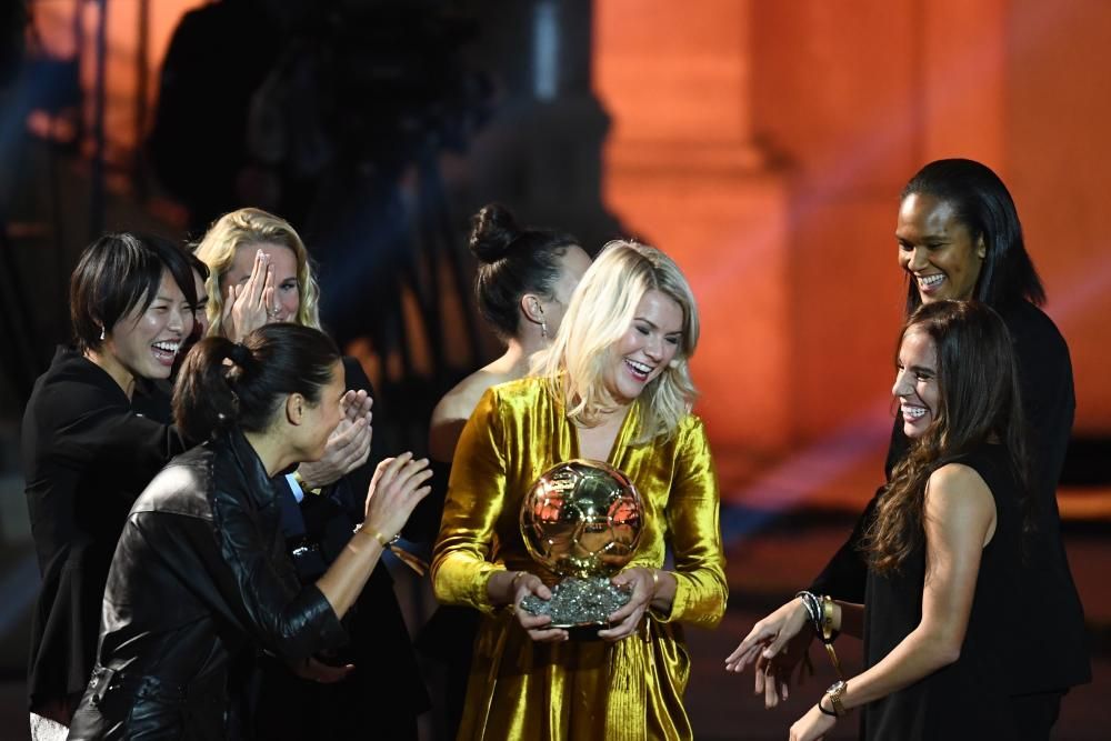 La noruega Ada Hegerberg conquista el primer Balón de Oro femenino. FRANCK FIFE / AFP