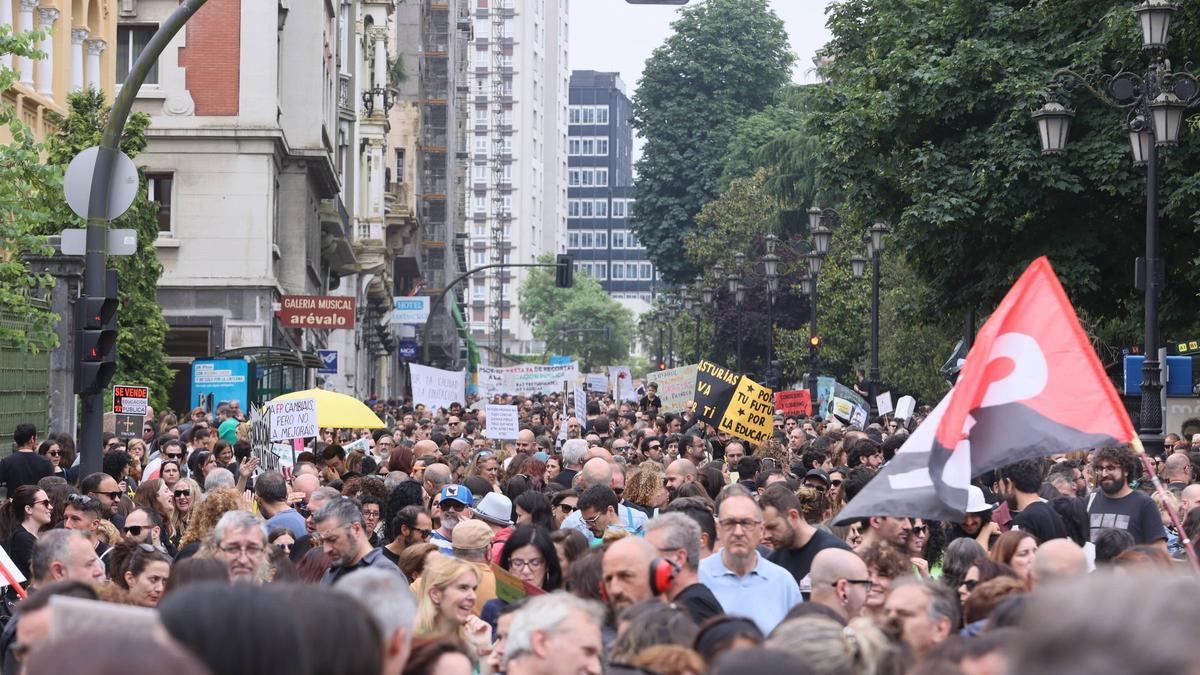 Manifestación de profesores en Oviedo