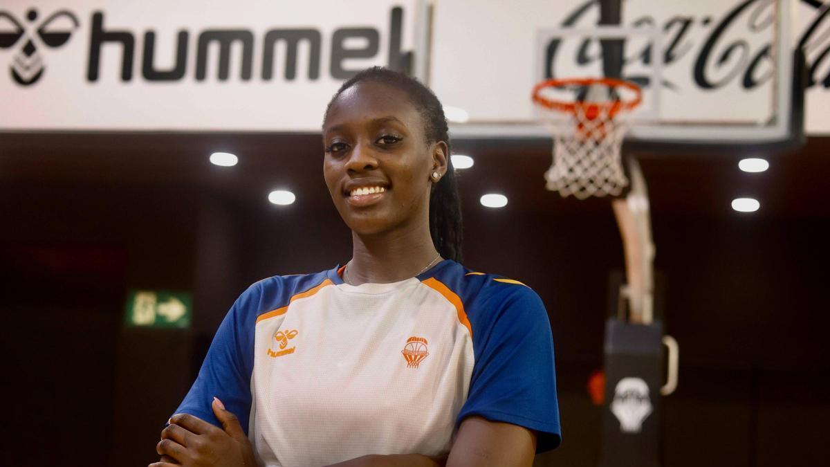 Los directivos de la WNBA ven a Fam como la debutante que será mejor jugadora en 5 años.