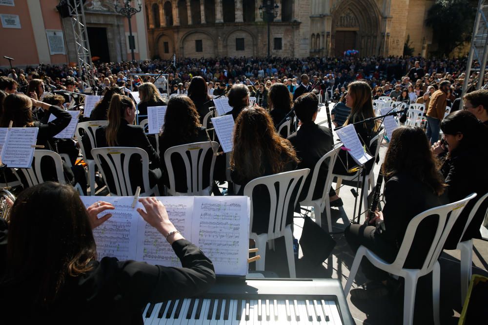 Concierto de música de superhéroes en la plaza de la Virgen