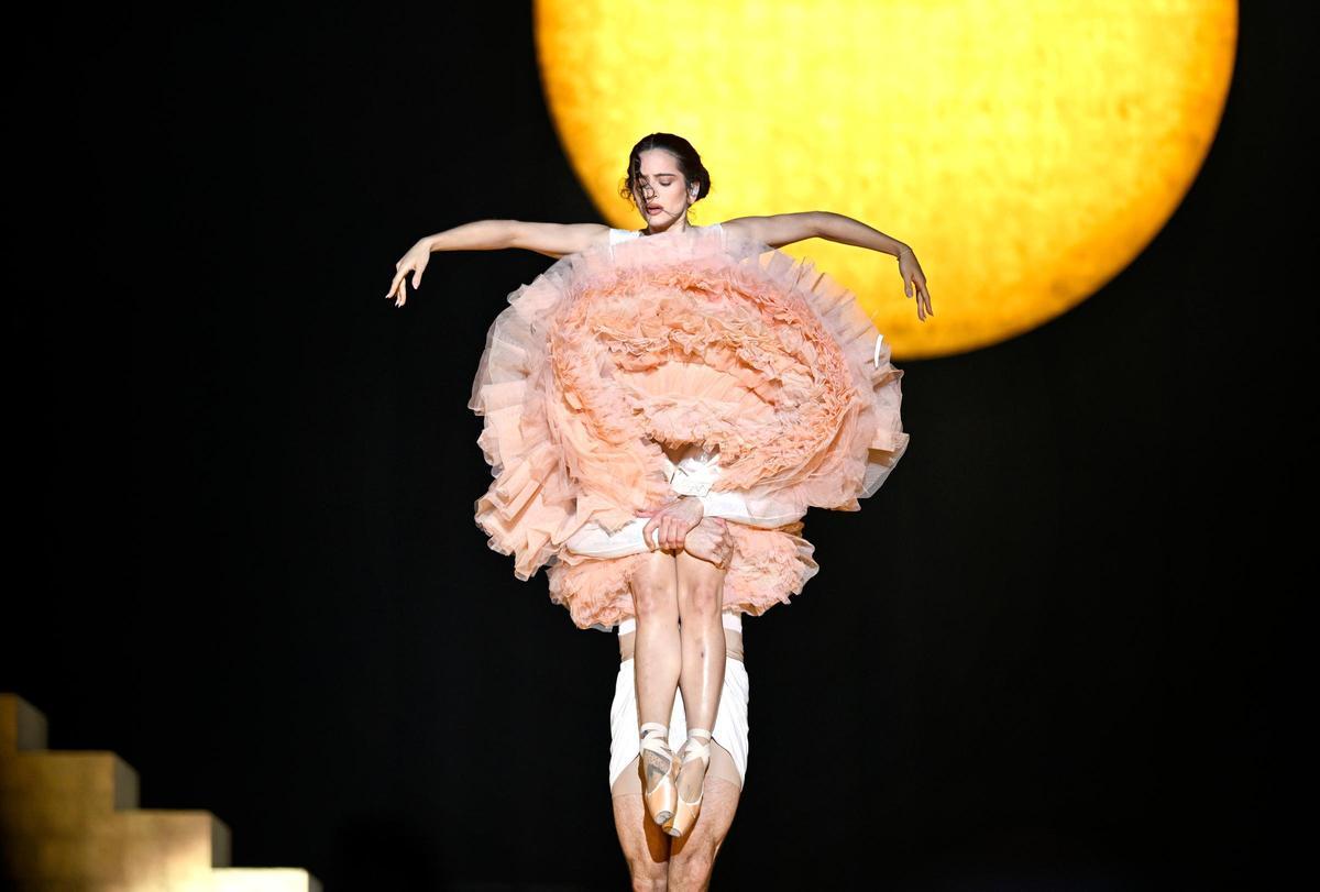 Rosalía: primer concierto de la gira Lux en Lyon