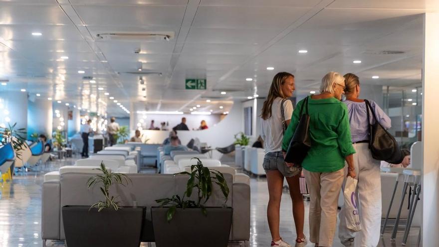 Los neobancos se convierten en una de las principales vías de acceso a la sala VIP del aeropuerto de Alicante
